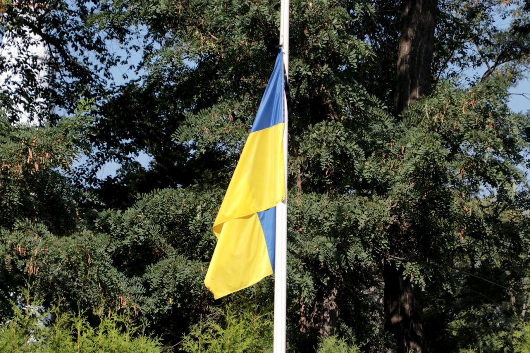 У Дніпрі на День пам'яті захисників України поклали квіти на Алеї героїв (Фото) - рис. 8