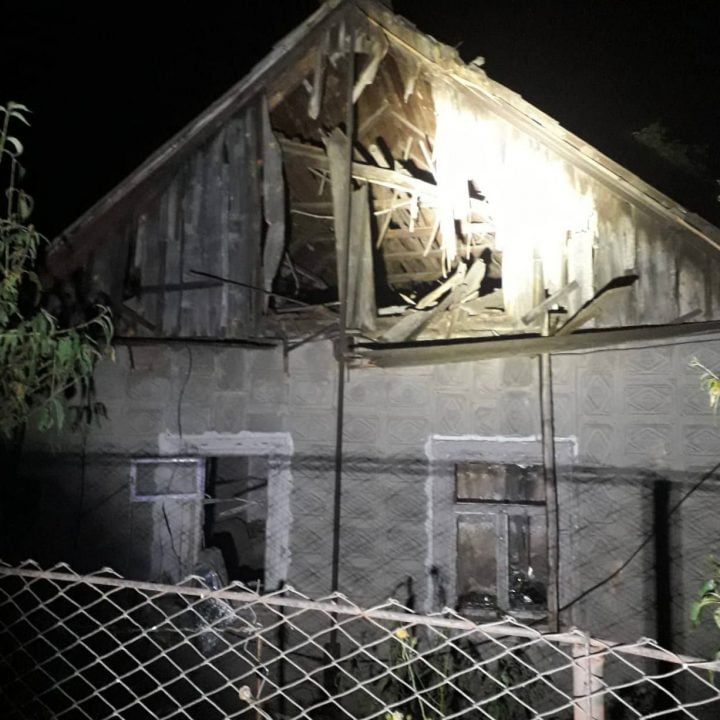 Разбитые здания, ЛЭП, есть пострадавшие: враг выпустил около 20 реактивных снарядов по Никопольскому району - рис. 4