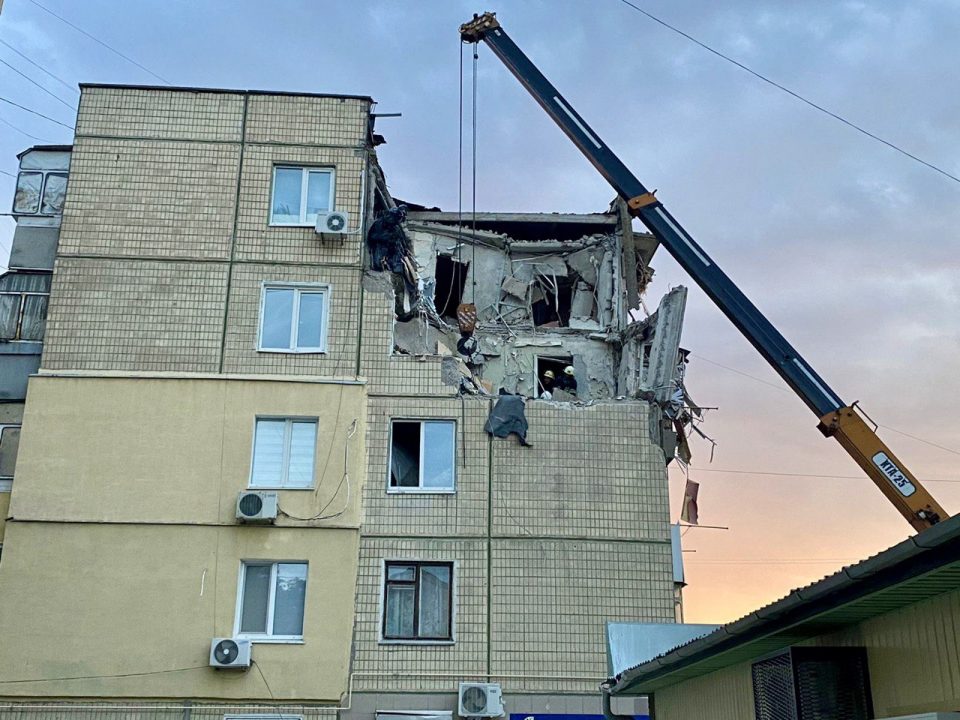 Пошкоджені десятки будинків, є загиблі та поранені: подробиці нічних «прильотів» на Дніпропетровщині - рис. 5
