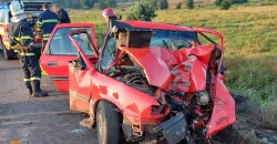 Жахлива ДТП на Дніпропетровщині: водія та пасажира затисло в понівеченій автівці - рис. 17