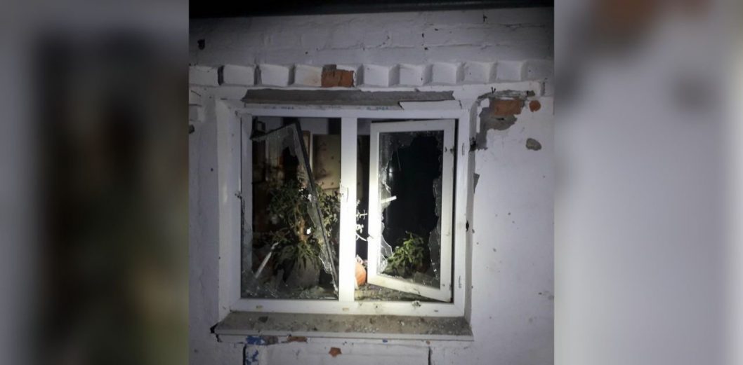 Враг целенаправлено бил по жилым домам и детскому саду: новые подробности обстрела Никополя (Фото) - рис. 4