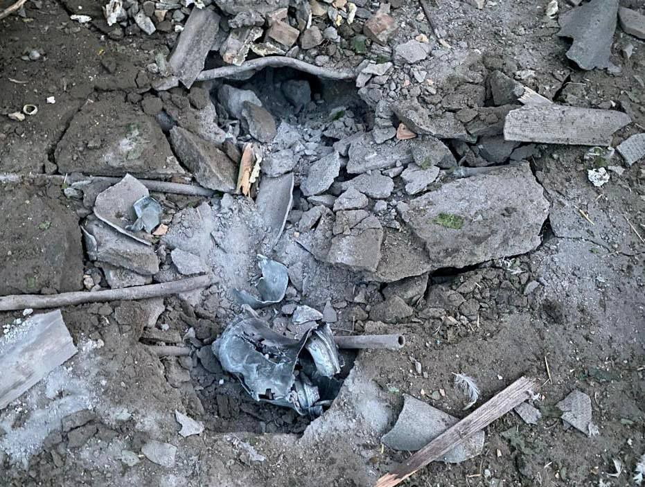 По Никопольскому району оккупанты выпустили 60 снарядов из “Градов”: ранены два человека - рис. 3