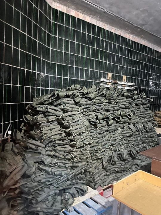 Волонтеры Днепра продолжают эвакуировать людей и доставлять гуманитарную помощь (Фото) - рис. 16