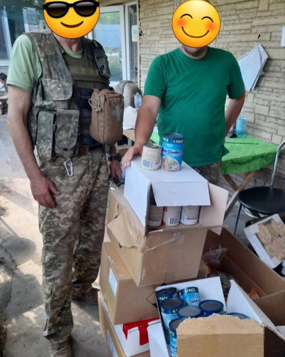 Волонтеры Днепра передали на фронт пикап, бронежилеты, помогли с эвакуацией людей (Фото) - рис. 3