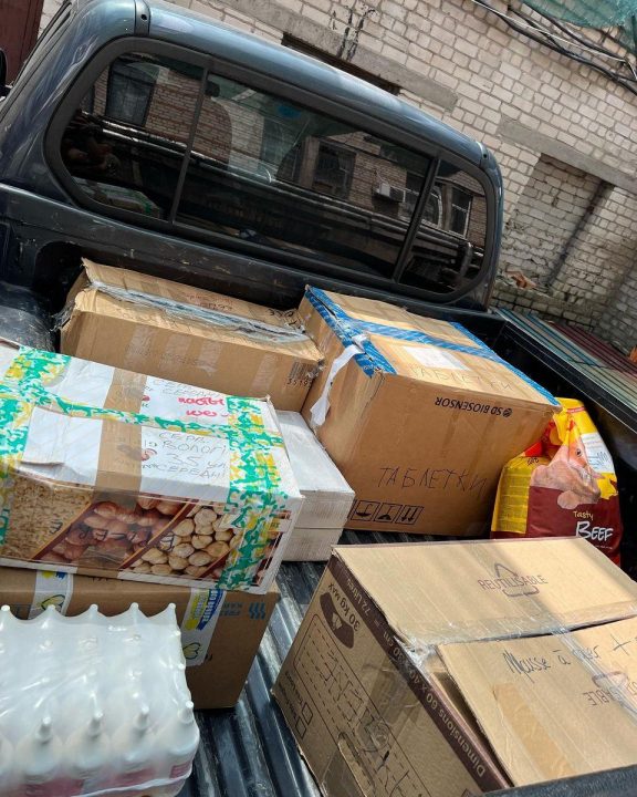 Волонтеры Днепра передали на фронт пикап, бронежилеты, помогли с эвакуацией людей (Фото) - рис. 7