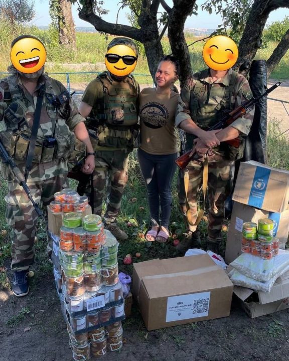 Волонтеры Днепра отправили на фронт форму и помогли с эвакуацией людей из горячих точек (Фото) - рис. 13