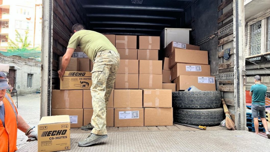 Волонтеры Днепра отправили на фронт форму и помогли с эвакуацией людей из горячих точек (Фото) - рис. 5