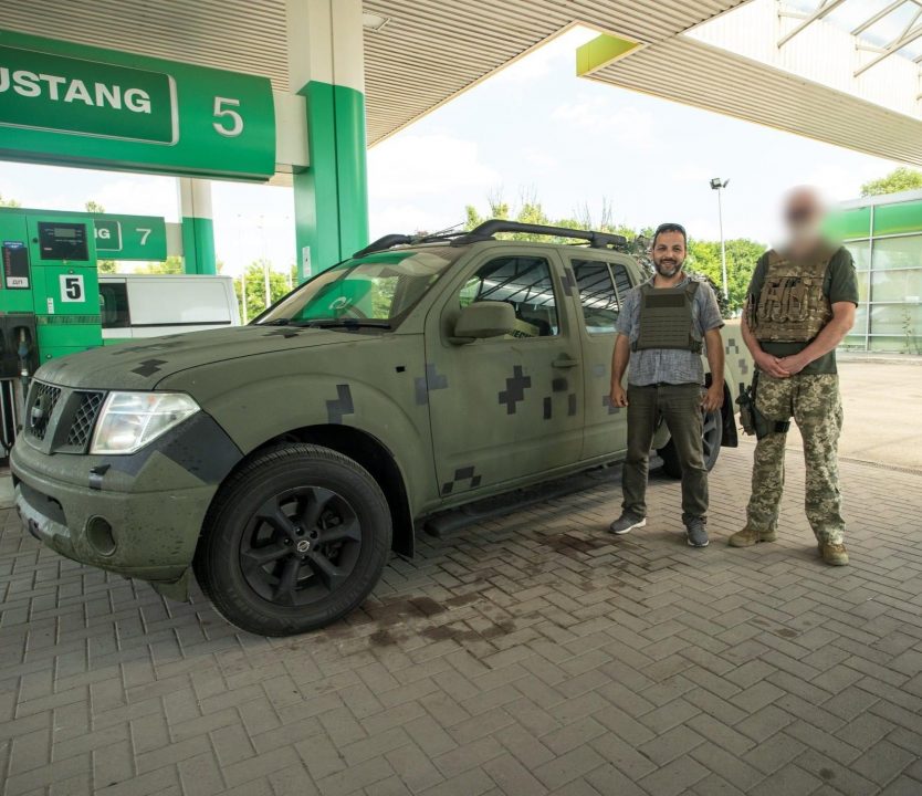 Волонтеры Днепра передали военным автомобиль, квадрокоптер и генераторы (Фото) - рис. 1