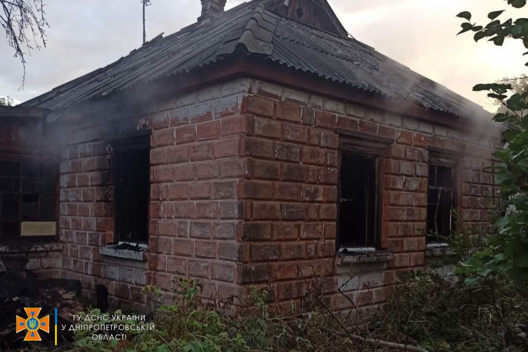 На Дніпропетровщині внаслідок пожежі в житловому будинку постраждав чоловік - рис. 5