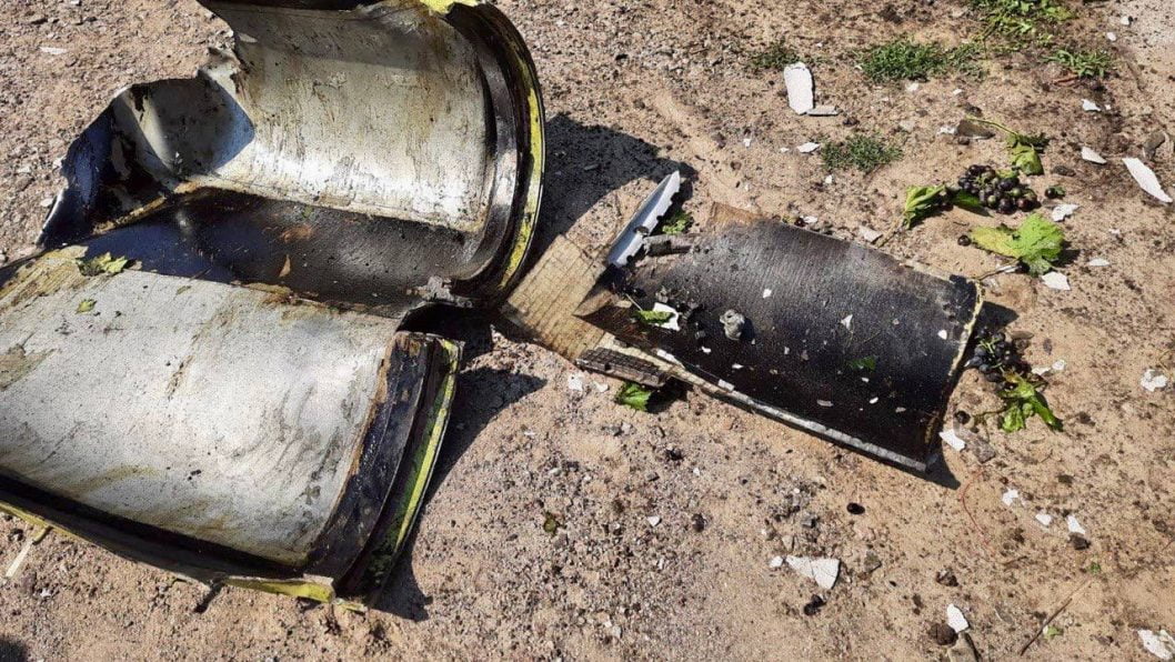 Уламки збитої крилатої ракети «Калібр» пошкодили приватні будинки у Покрові - рис. 1