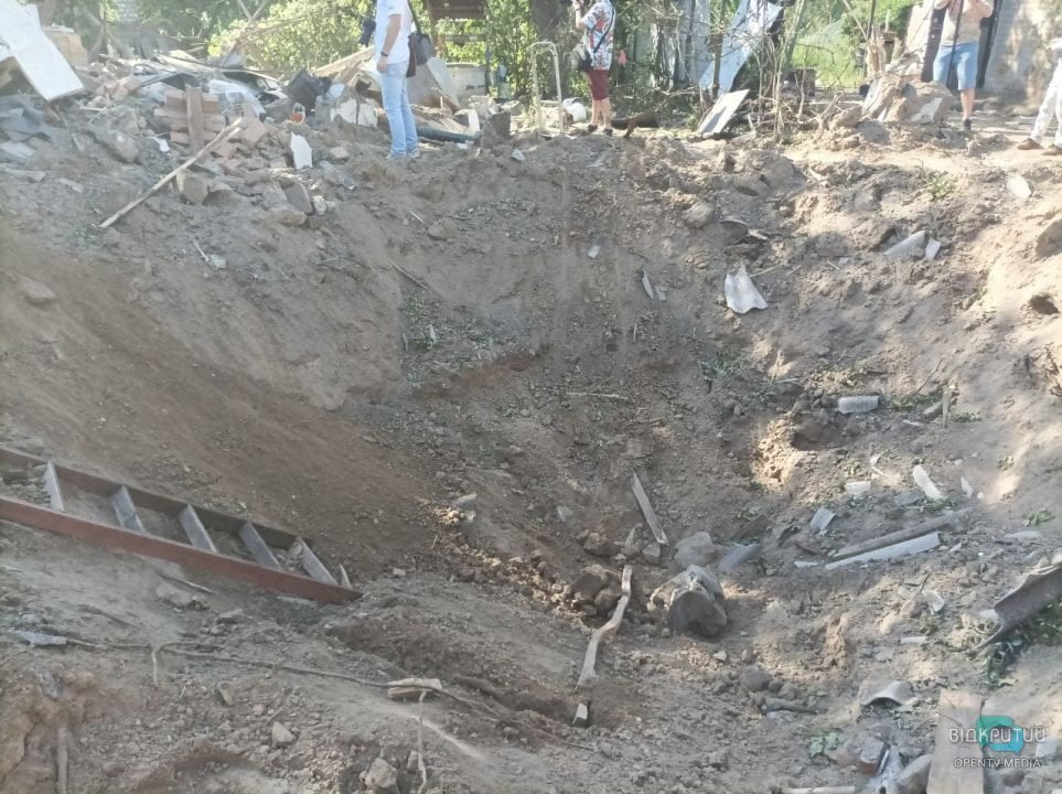 Російські окупанти нанесли серію ракетних та артилерійських обстрілів по Дніпропетровщині: нові подробиці - рис. 3