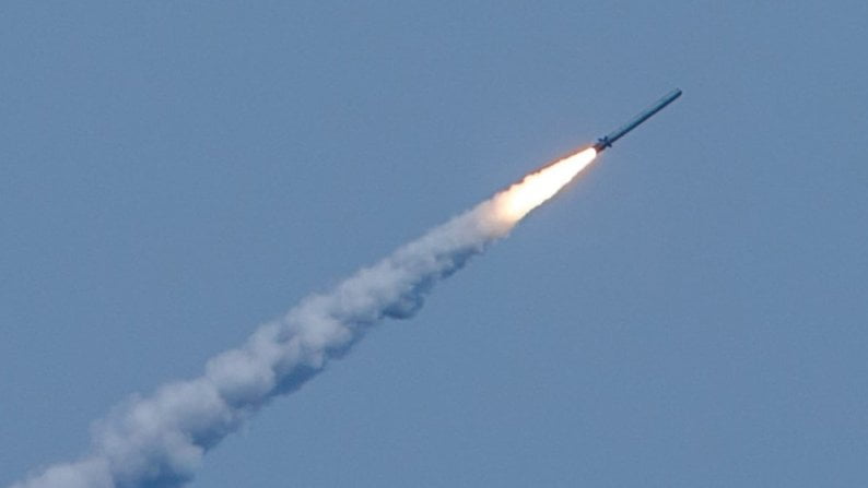 Масована ракетна атака по Україні: є велика загроза повторних обстрілів Дніпропетровщини - рис. 1