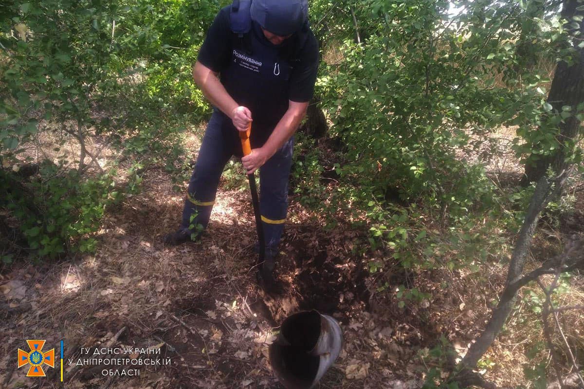 В Криворожском районе пиротехники обезвредили реактивные снаряды от «Урагана» - рис. 3