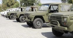 Городские власти Днепра передали на фронт восемь автомобилей - рис. 13