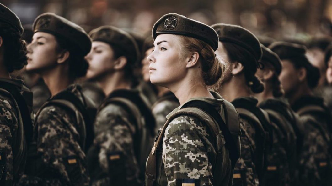 Рада проголосовала за добровольный военный учет женщин - рис. 1