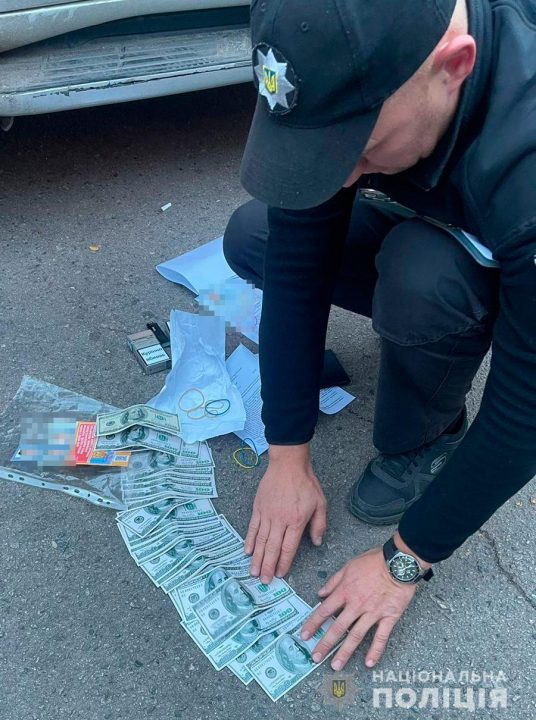 На Дніпропетровщині затримали чоловіка, який незаконно вивозив військовозобов’язаних за кордон - рис. 1