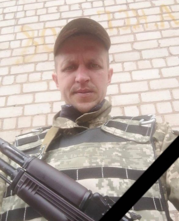 Осталась жена и два сына: в боях с оккупантами погиб солдат из Каменского - рис. 1