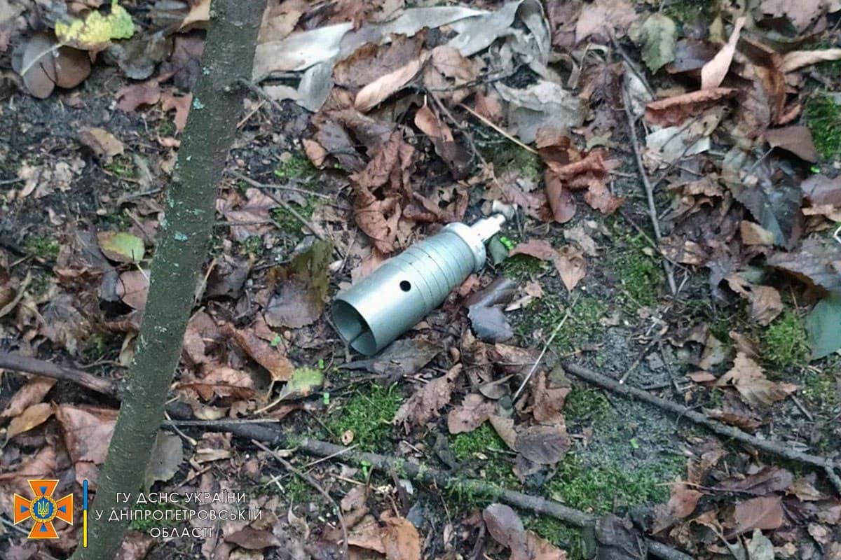 Піротехніки ДСНС знищили 42 касетних боєприпаси окупантів на Дніпропетровщини - рис. 3