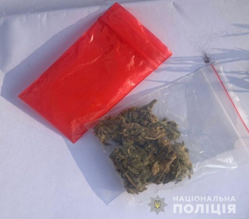 Розповсюджували наркотики через служби таксі: у Дніпрі затримали злочинну групу - рис. 5