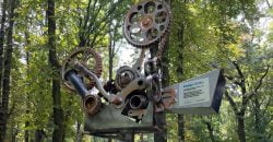 У Гагарін-парку Дніпра встановили скульптуру у вигляді ретро-камери - рис. 2