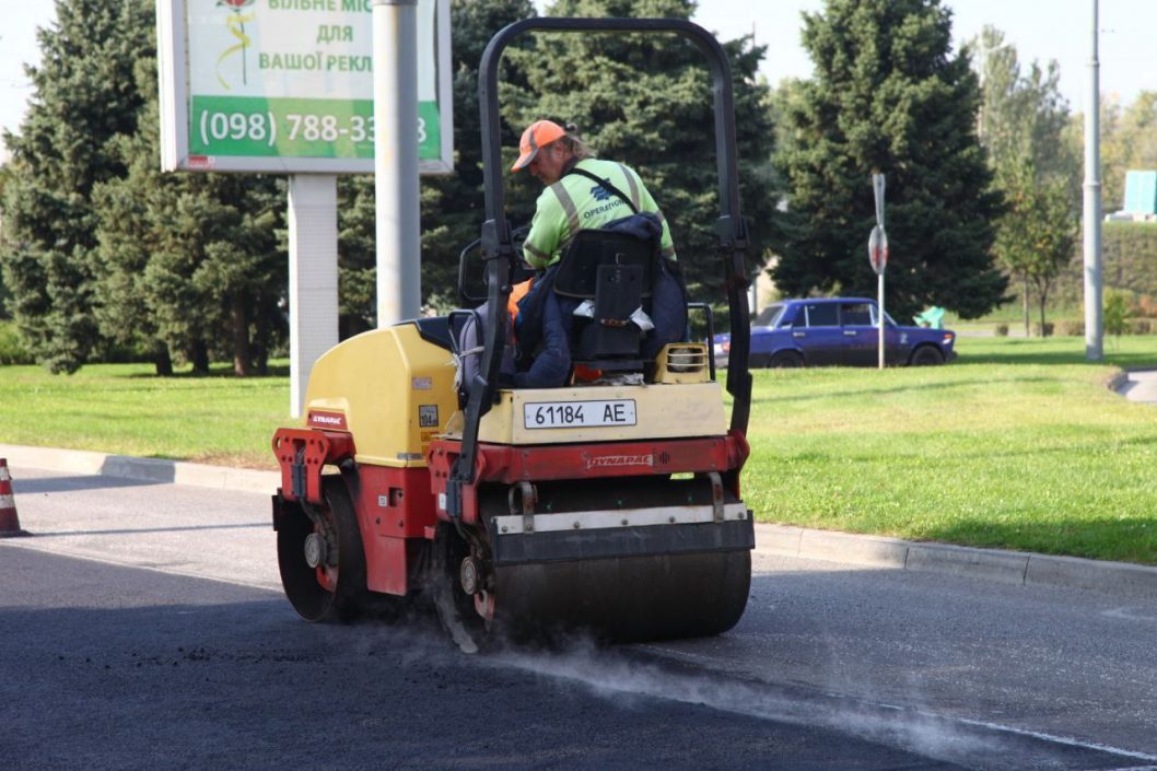 После полугодовой паузы в Днепре начали ремонтировать дороги: почему работы не выполняли раньше - рис. 7