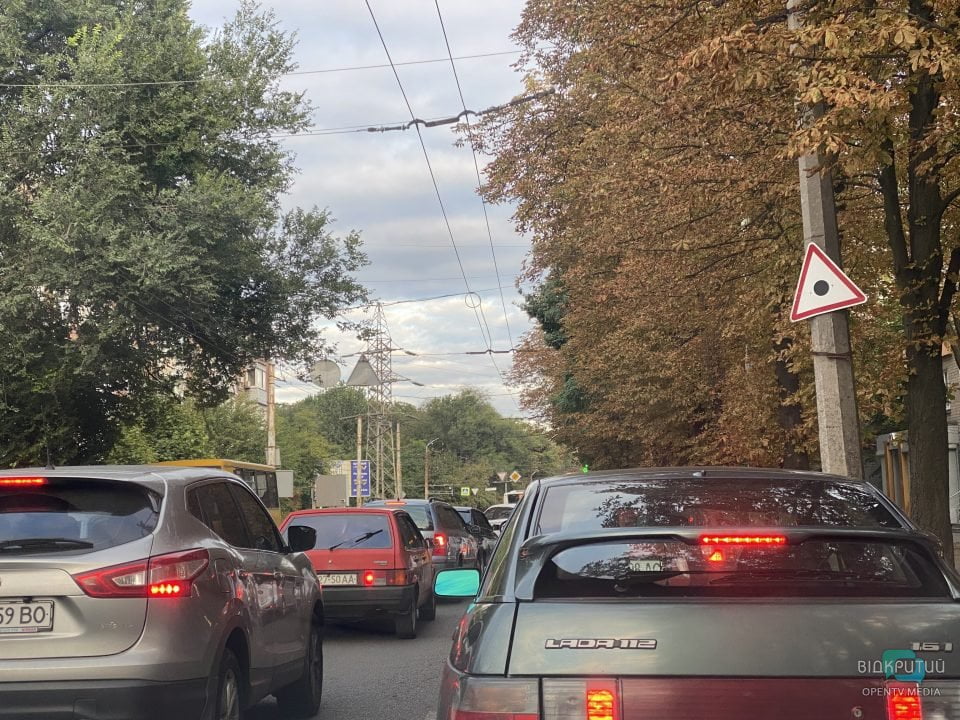 У Дніпрі на вулиці Титова сталася аварія (Фото) - рис. 3