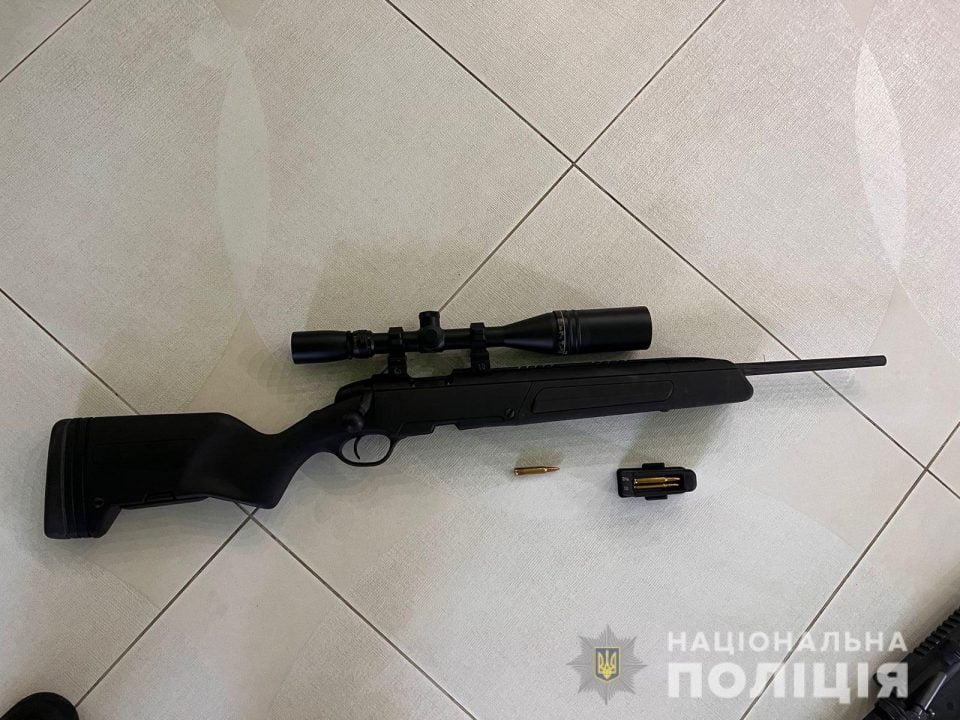 На Днепропетровщине полицейские изъяли у подозреваемого боевое оружие - рис. 1