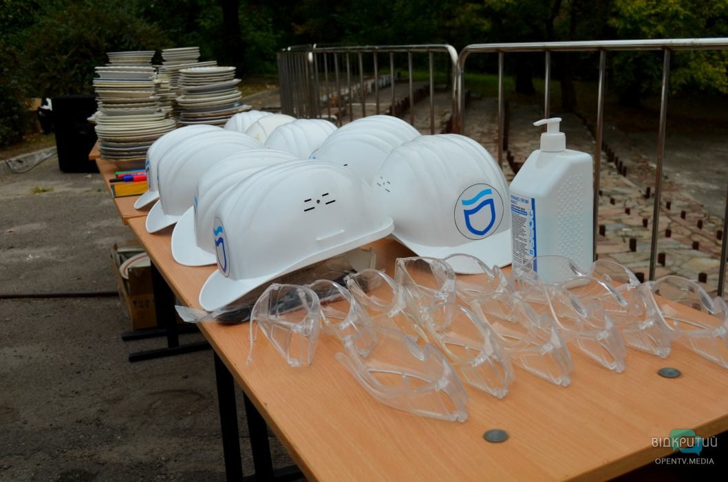 В Днепре на День города провели традиционную акцию «Тарелка счастья» (Фото) - рис. 12