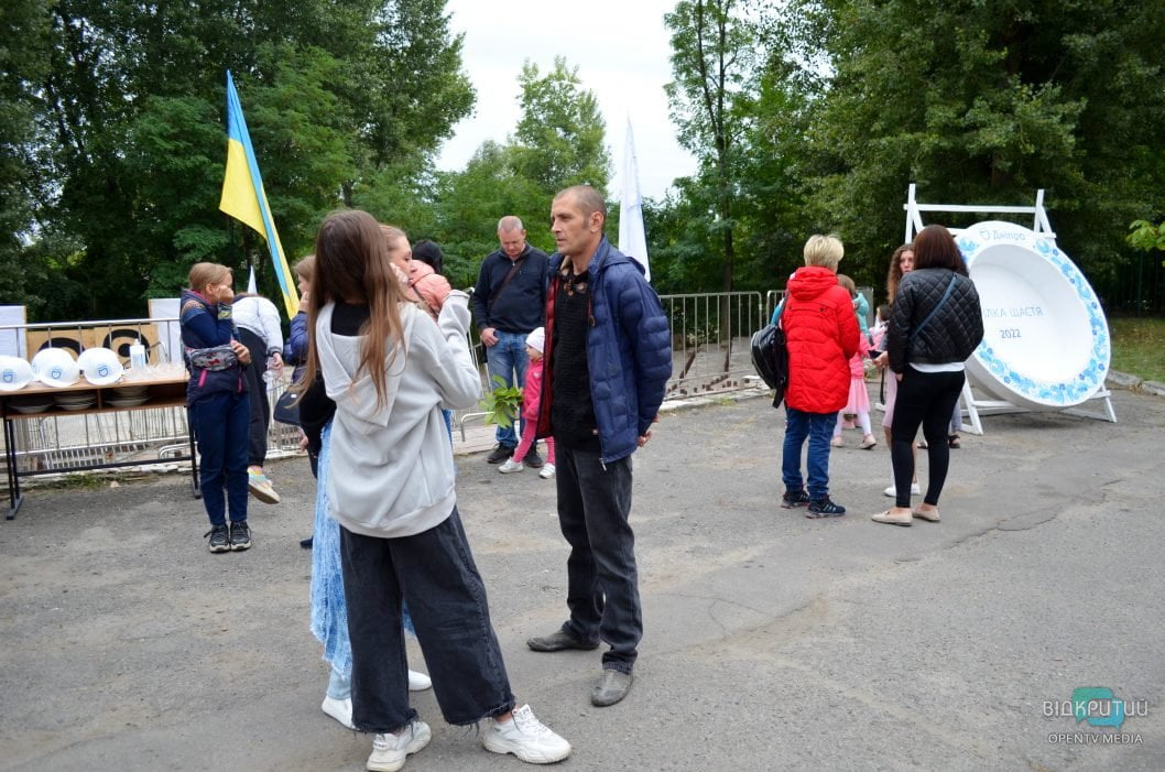 В Днепре на День города провели традиционную акцию «Тарелка счастья» (Фото) - рис. 4