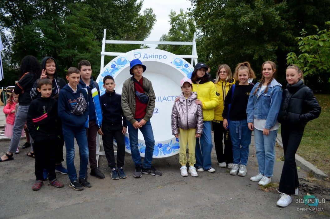 В Днепре на День города провели традиционную акцию «Тарелка счастья» (Фото) - рис. 5