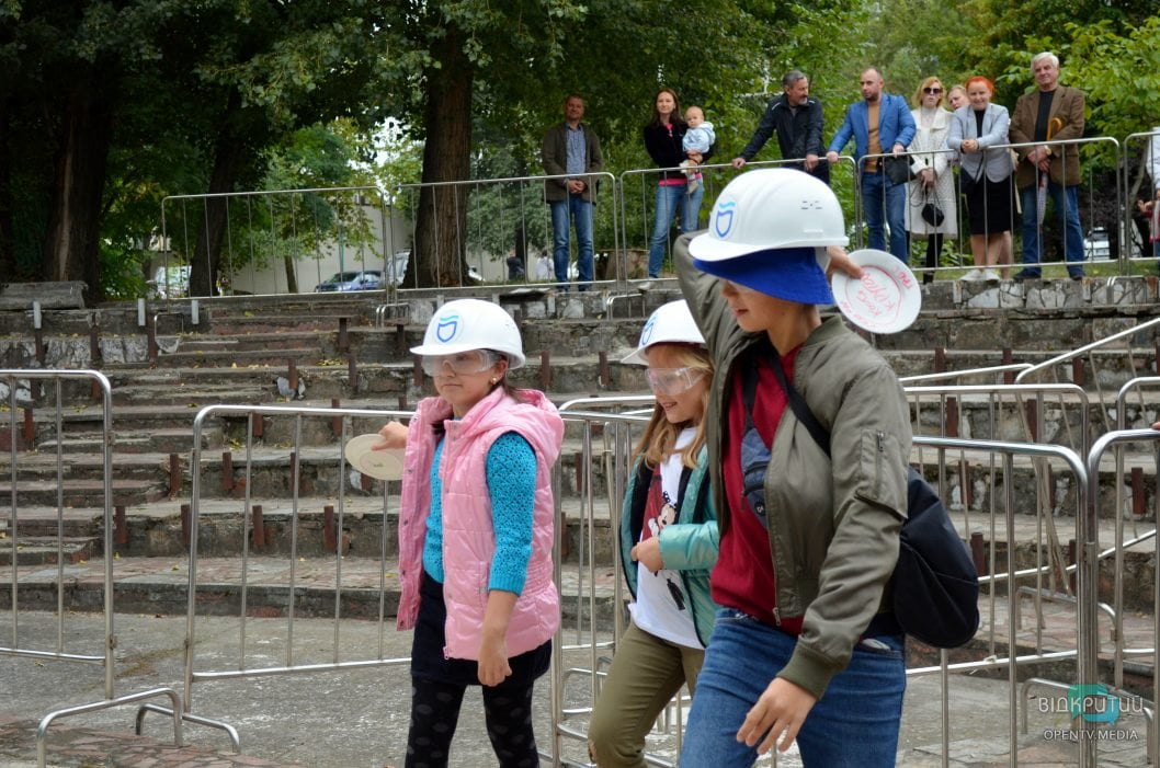 В Днепре на День города провели традиционную акцию «Тарелка счастья» (Фото) - рис. 21