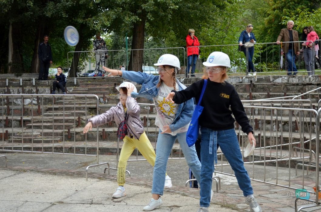 В Днепре на День города провели традиционную акцию «Тарелка счастья» (Фото) - рис. 14