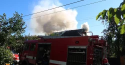В Соборном районе Днепра горел жилой дом: погиб 69-летний мужчина - рис. 1