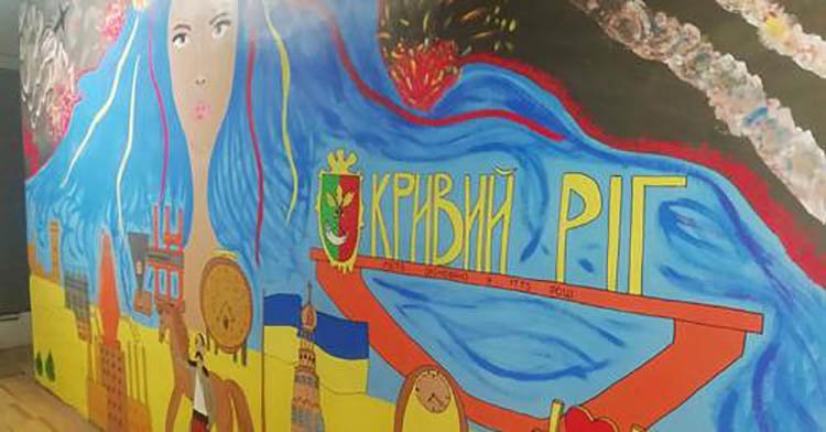 В память о муже: в Кривом Роге женщина создала патриотичные муралы (Фото) - рис. 2