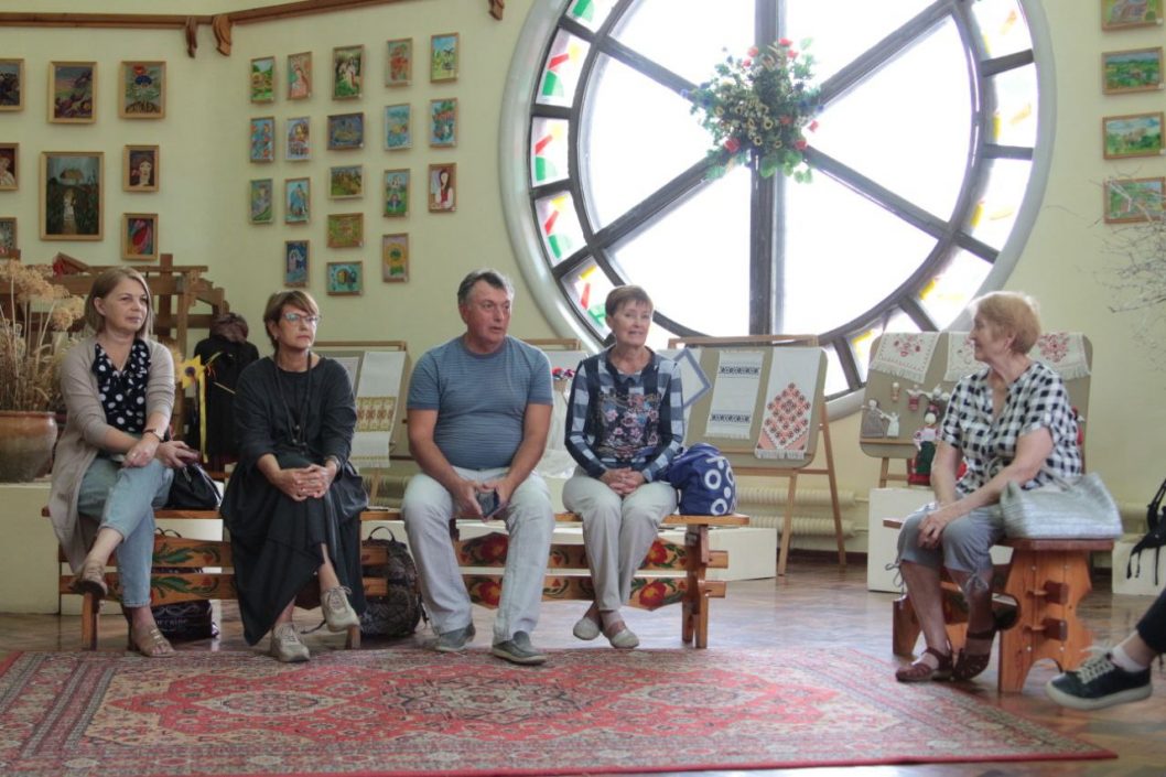 В Днепре работают разговорные клубы по изучению украинского языка (Фото) - рис. 2