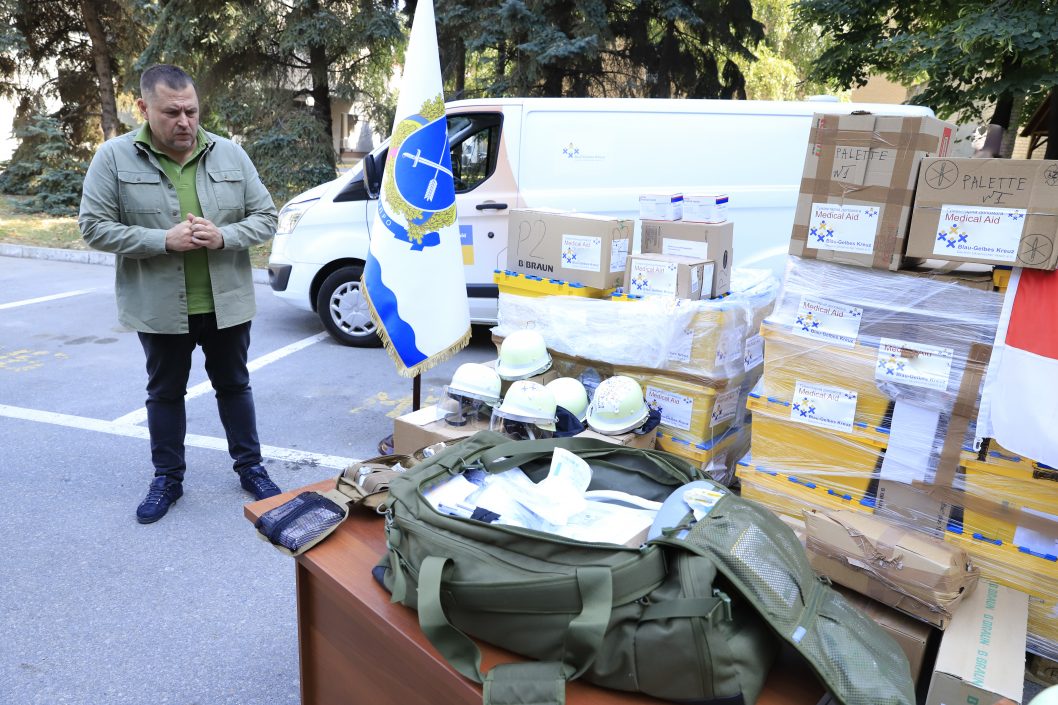 Микроавтобусы и современные лекарства: Кельн передал Днепру новую партию гуманитарной помощи - рис. 9