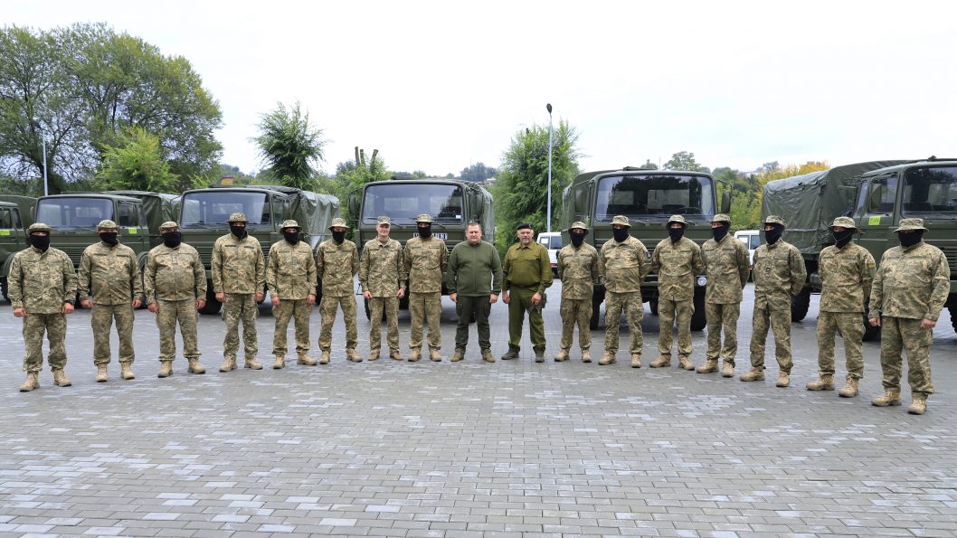 «Дніпро передав ЗСУ вже майже 600 авто — вантажівок і легковиків», - Філатов - рис. 8