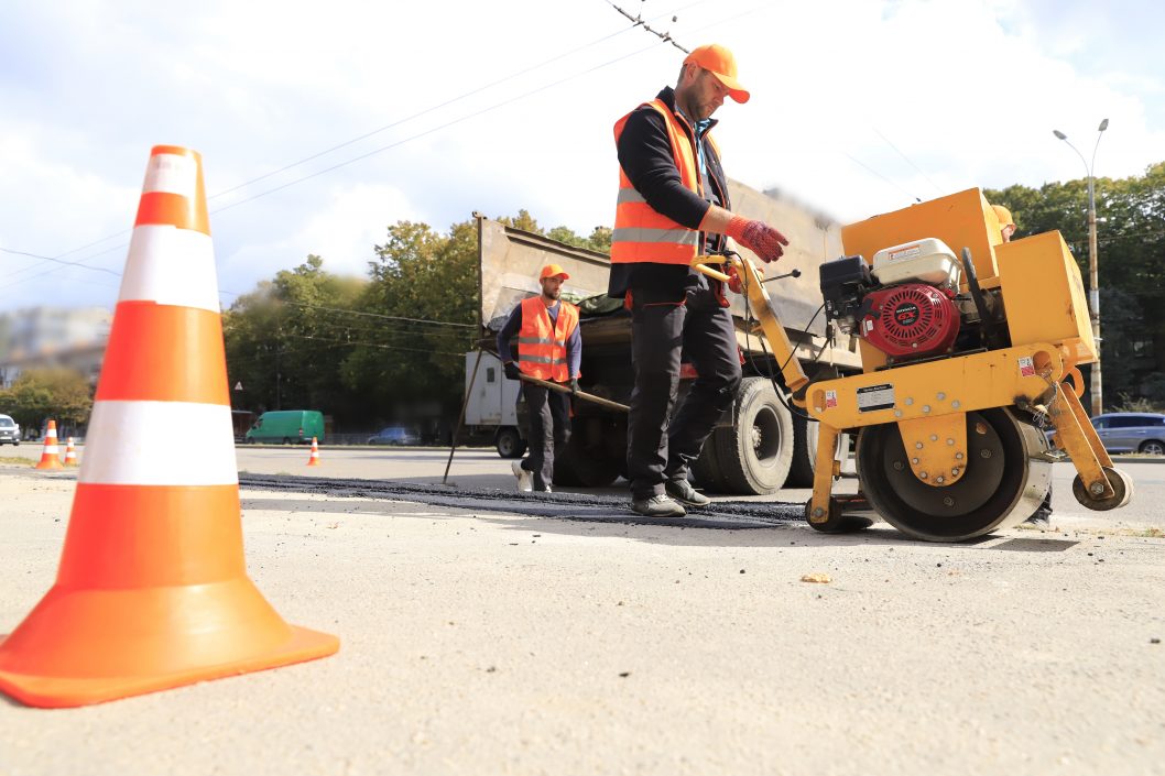 «Проблема сейчас по всей стране»: мэр Днепра рассказал, почему дороги не ремонтируются, как раньше - рис. 3