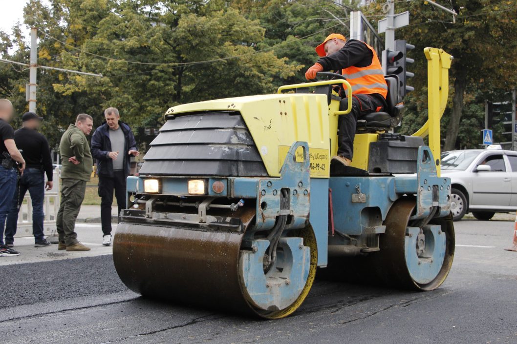 «Проблема зараз по всій країні»: мер Дніпра розповів, чому дороги не ремонтують як раніше - рис. 5