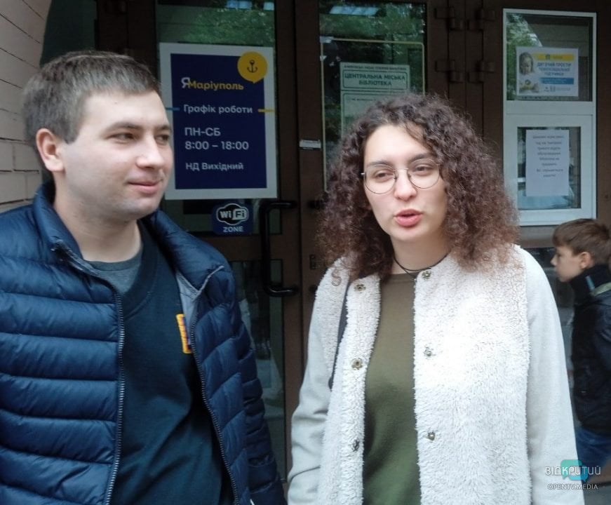 В Днепре переселенцы из Мариуполя провели митинг против проведения псевдореферендума в их городе (Фото) - рис. 8