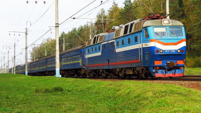 “Укрзалізниця” запускает дополнительный поезд через Днепропетровщину - рис. 1
