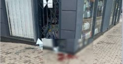 Потрапив до лікарні: у Дніпрі п'яний чоловік розбив головою вітрину магазину - рис. 4