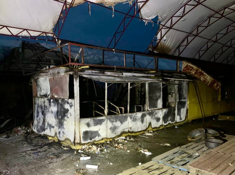 Ранены мирные жители, разрушена инфраструктура: враг минувшей ночью бил по Никопольскому району (Фото) - рис. 7