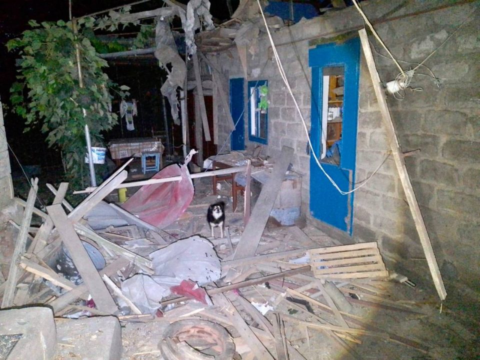 Зруйновано будинки, інфраструктуру, понад 2500 сімей залишилися без світла: ворог вдарив по Нікопольському району (Фото) - рис. 1