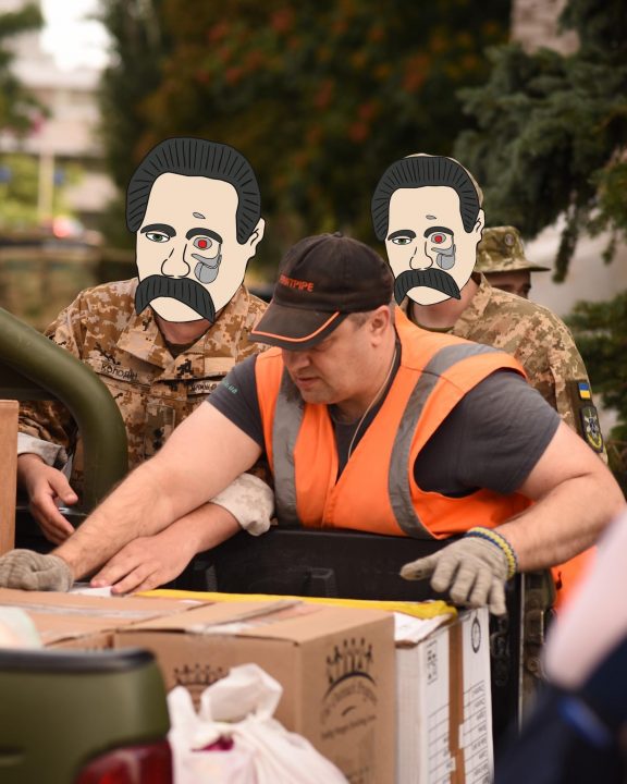 Волонтери Дніпра передали військовослужбовцям великий вантаж гуманітарної допомоги (Фото) - рис. 9