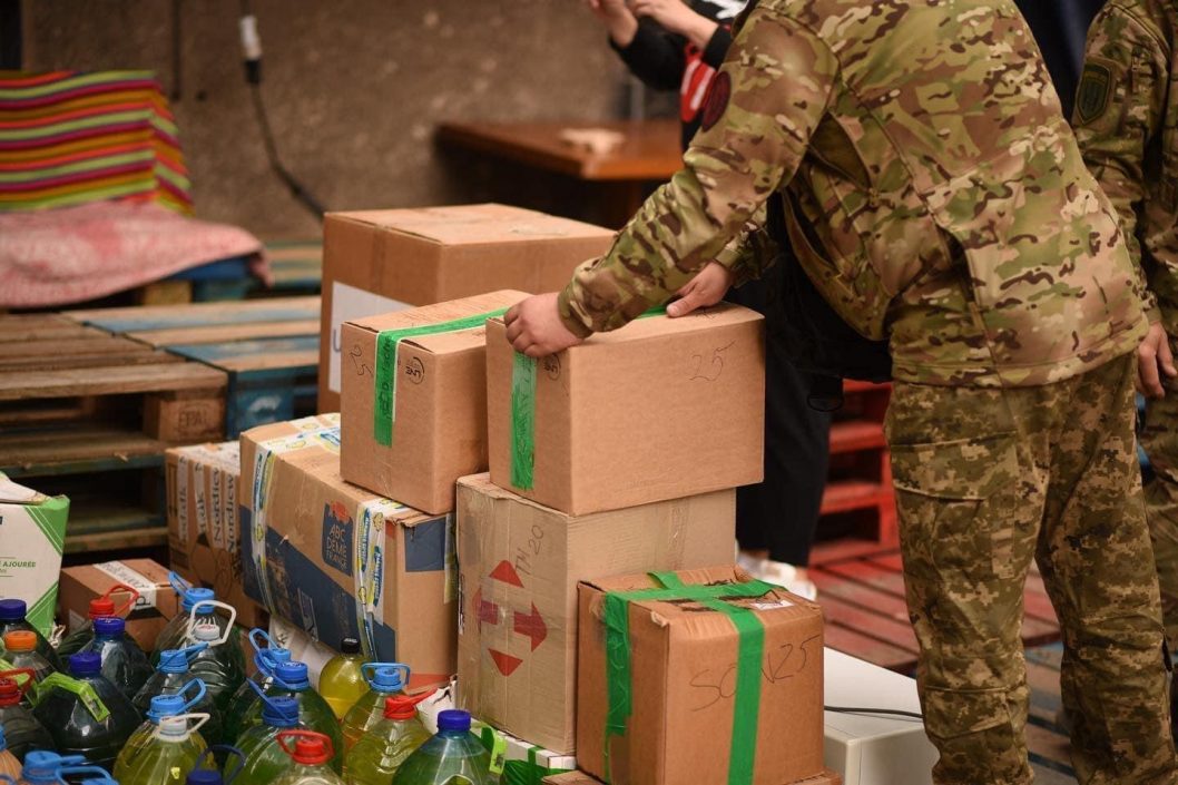 Електроприлади, продукти, білизна: волонтери Дніпра допомагають військовим та переселенцям (Фото) - рис. 2