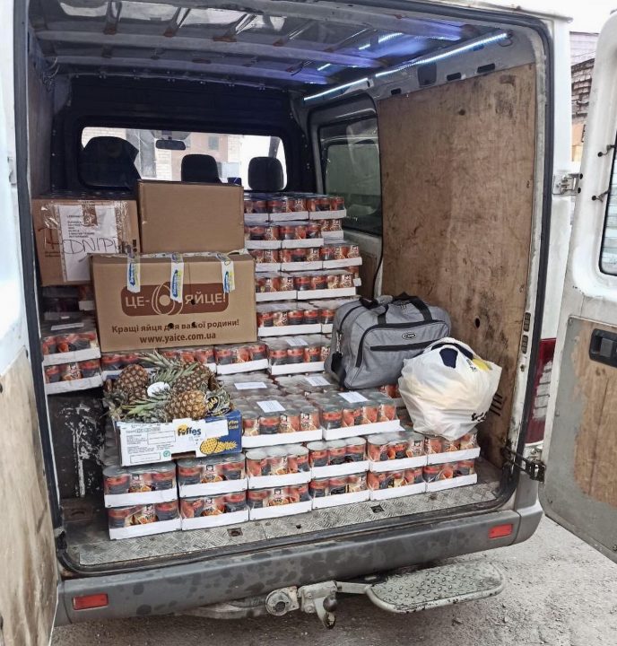 Волонтеры Днепра отправили большой груз продуктов защитникам Николаева (Фото) - рис. 3