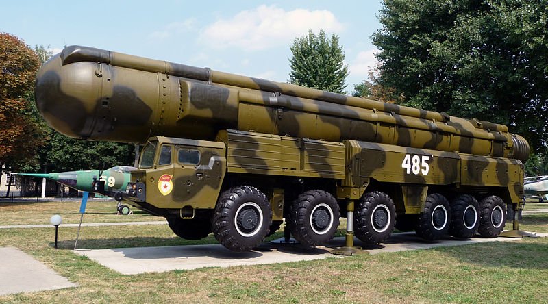 Президент Украины Владимир Зеленский оценил вероятность применения РФ ядерного оружия - рис. 1