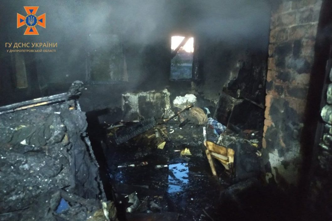 Загинула людина: на Дніпропетровщині загорівся приватний будинок - рис. 3