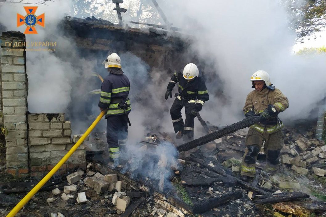 Загинула людина: на Дніпропетровщині загорівся приватний будинок - рис. 1
